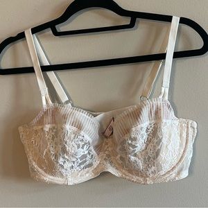 DELICATE LACE BRA - VICTORIA SECRET 🌸✨